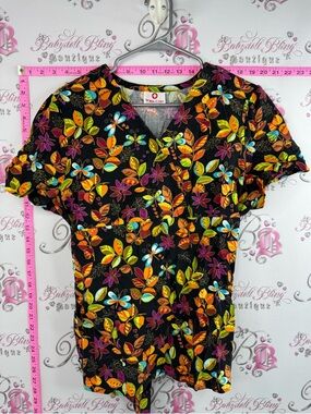 White Cross scrub T-shirt Black Floral Tie-back shirt Blouse  Multicolor flowers
